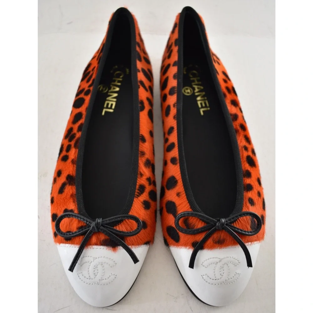 Chanel 26A Orange Leopard Pony Fur Black White CC Logo Ballet Ballerina Flat 39